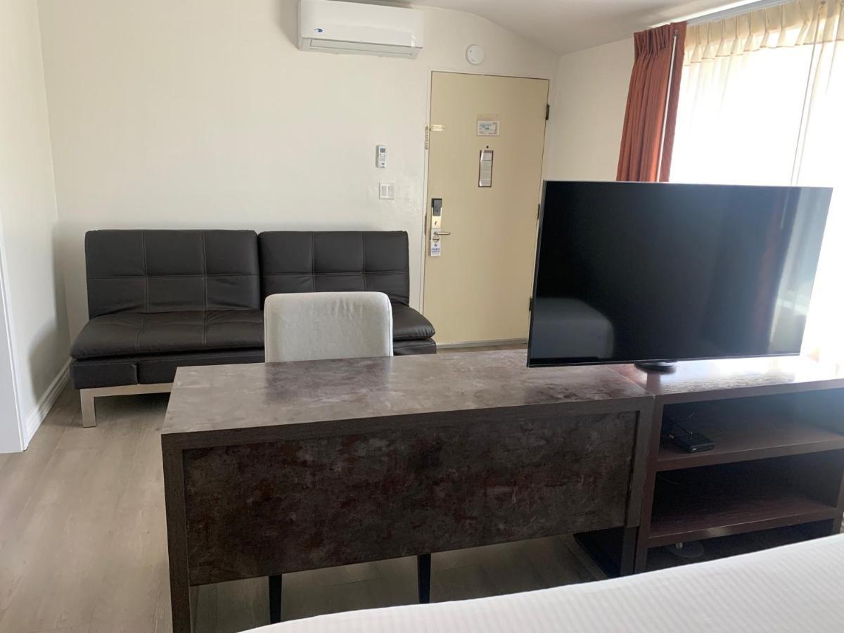 Oasis Inn And Suites Санта-Барбара Экстерьер фото