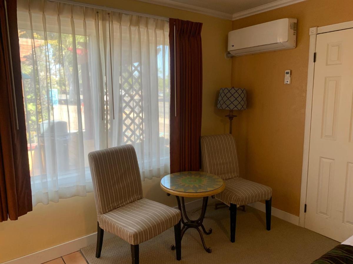 Oasis Inn And Suites Санта-Барбара Экстерьер фото